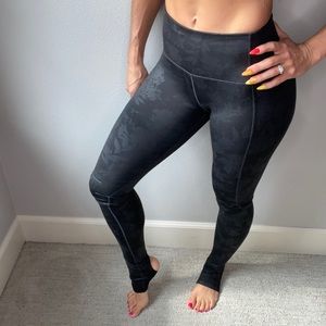 Athleta Black Metallic Floral Stirrup Leggings